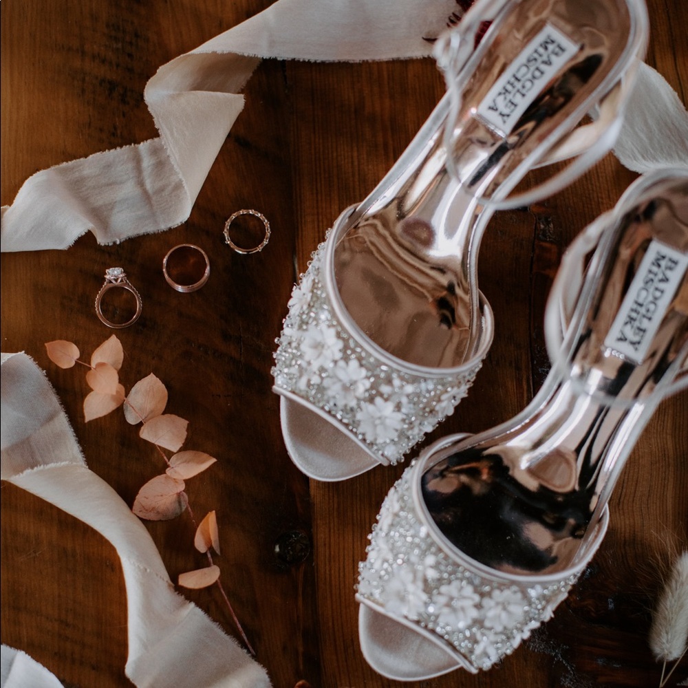 Badgley Mischka Carlie Block Heel Sandals - Nude